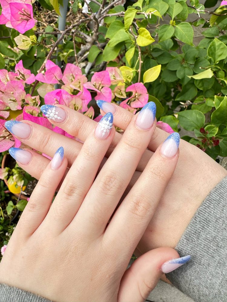 Nail manicure design at Nails Spa By Rose